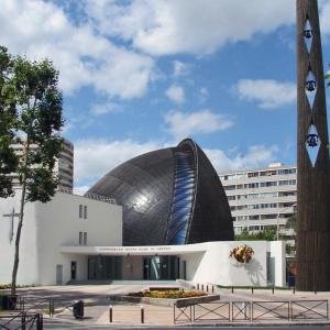 Circuit journée : Visite guidée de la cathédrale de Créteil au château d’ormesson