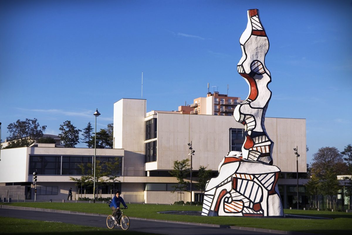 statue musee mac val vitry sur seine