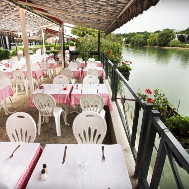 terrasse guinguette chez gegene