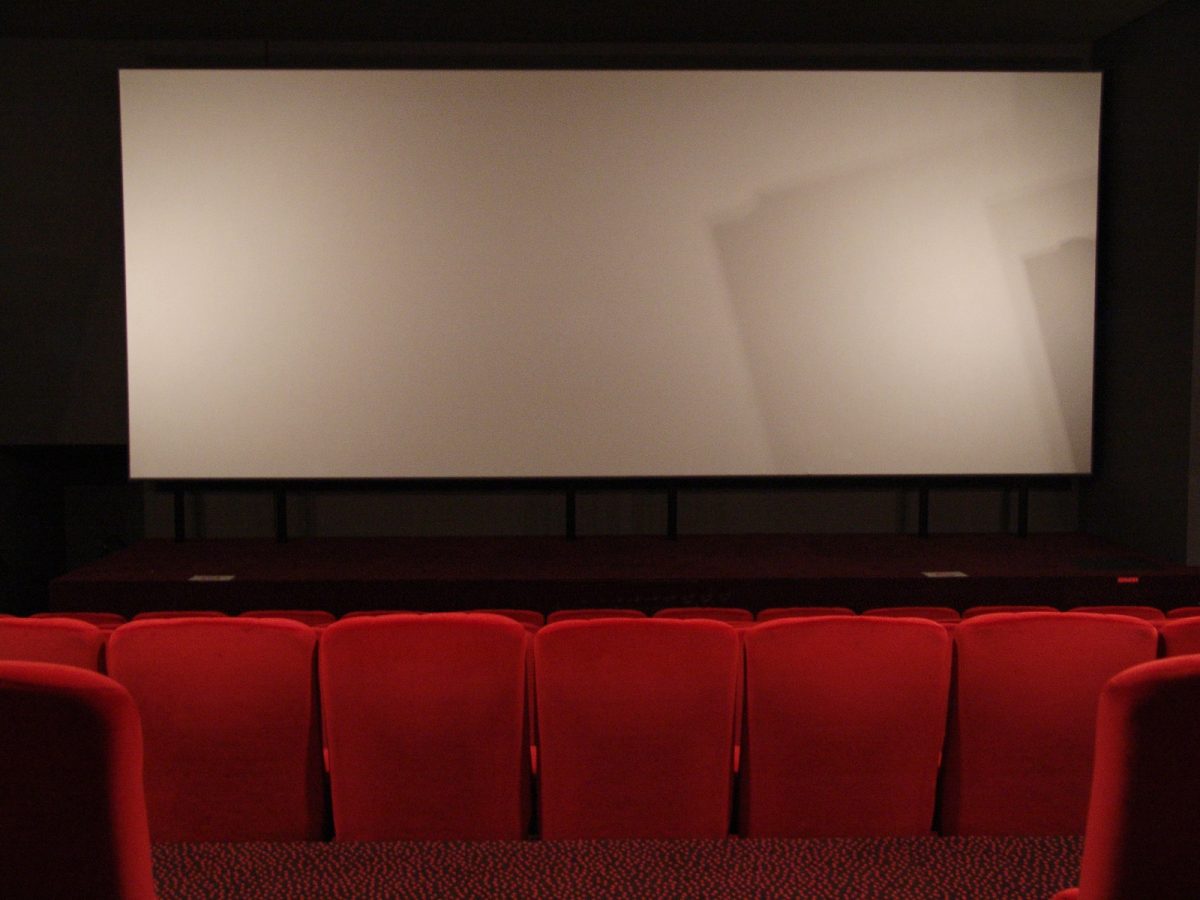 salle cinema sieges rouges