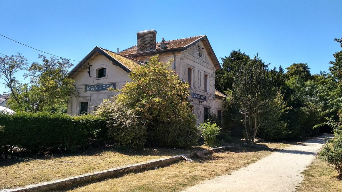 ferme traditionnelle mandres les roses