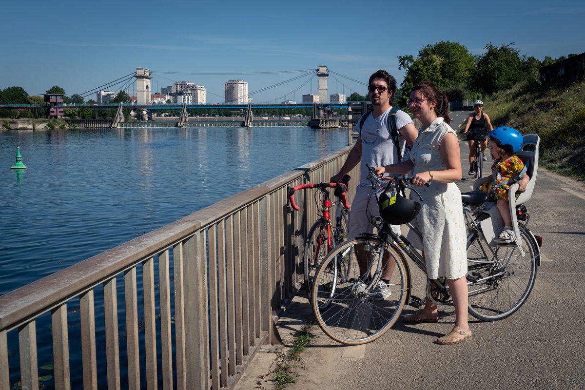 balade à vélo le long de la seine sur la scandibérique