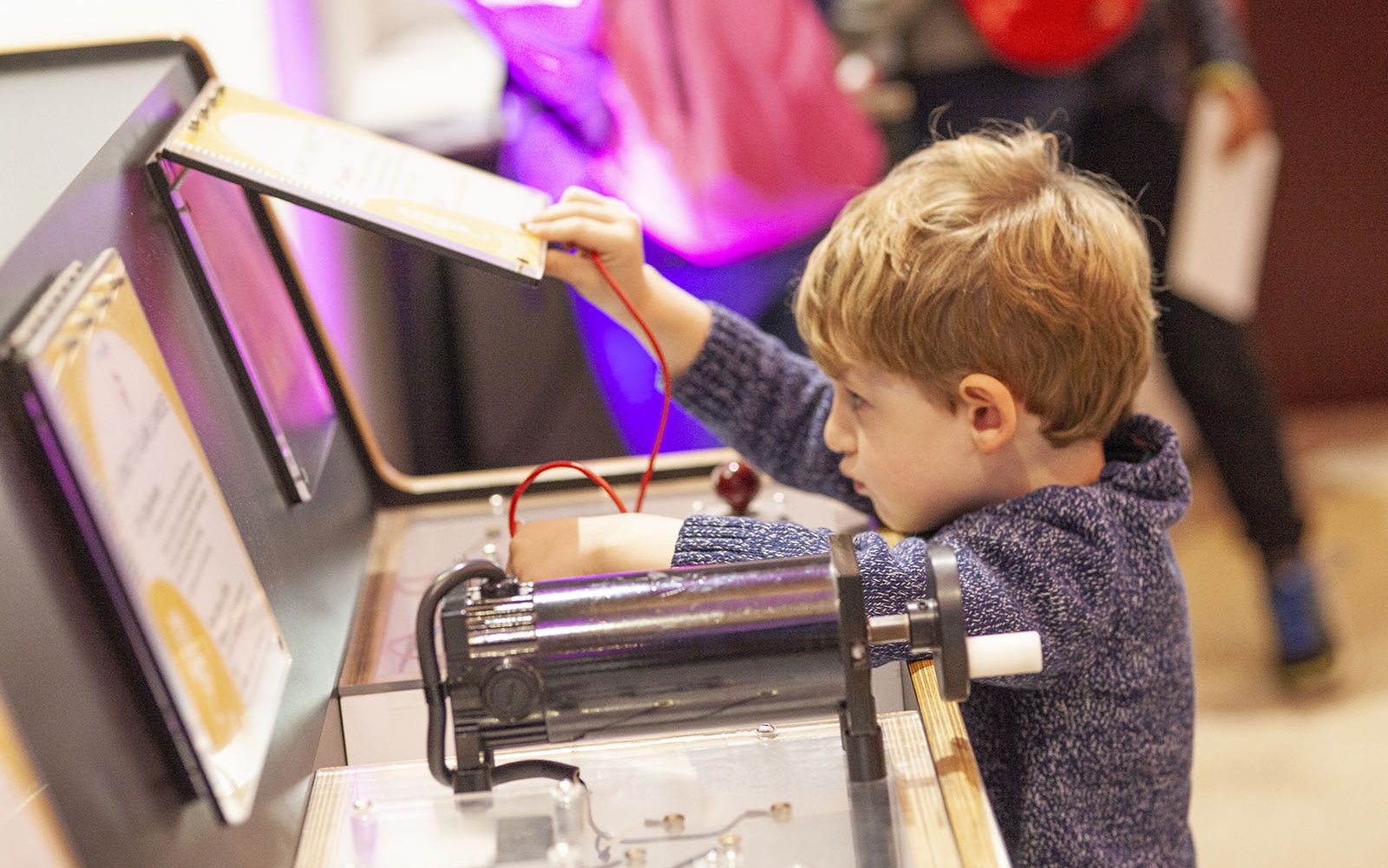 Enfant qui joue Exploradome