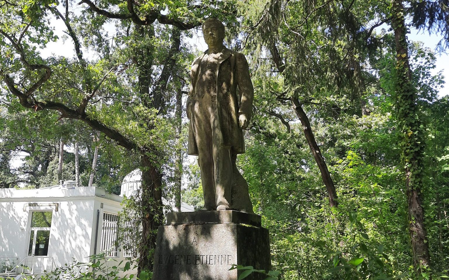 Statut de René Dumont