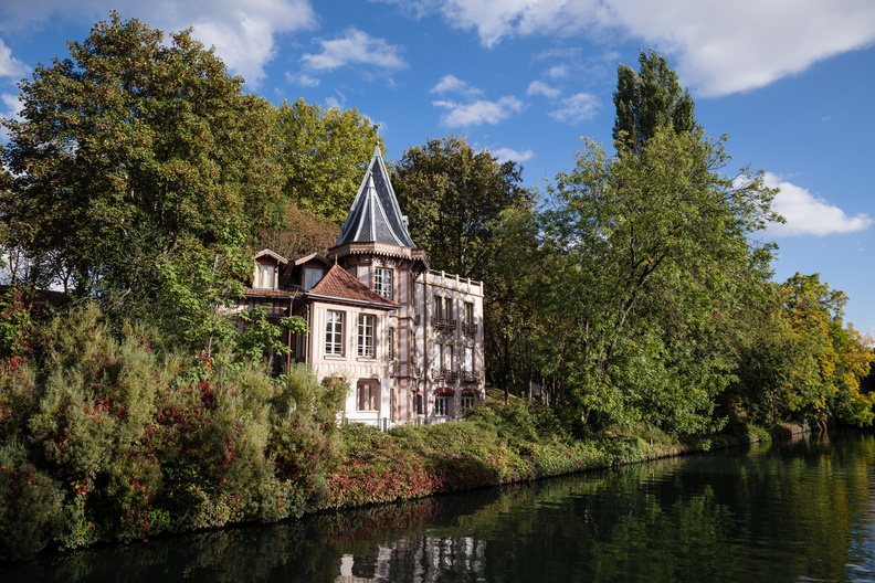 Maison en bord de Marne sur l'Île Fanac