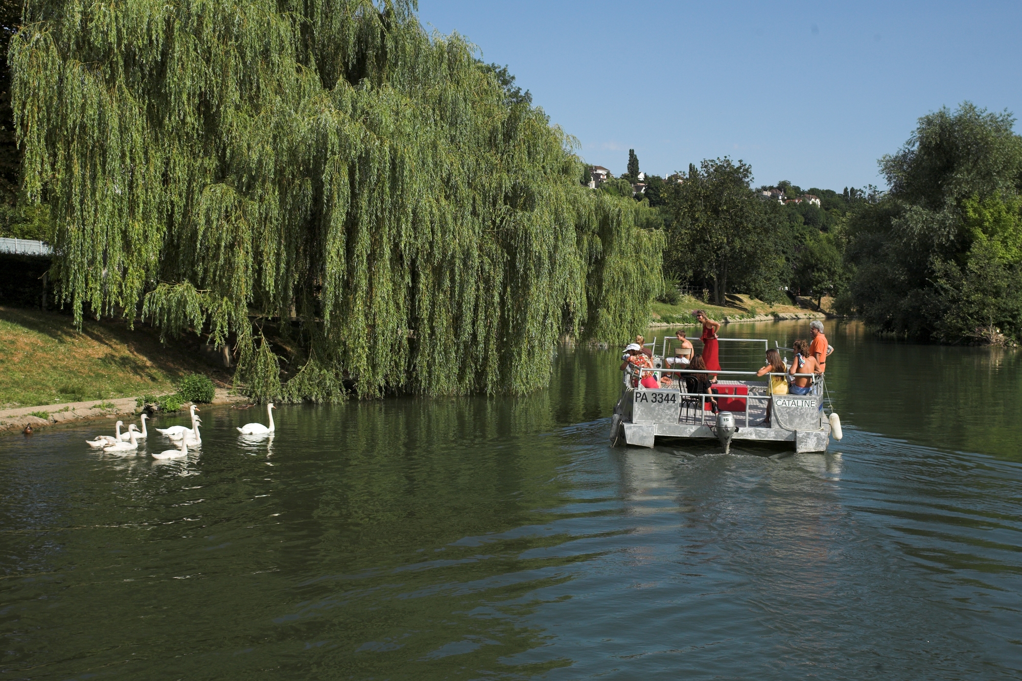 CROISIÈRES DÉCOUVERTES SUR LA MARNE – AU FIL DE L’EAU