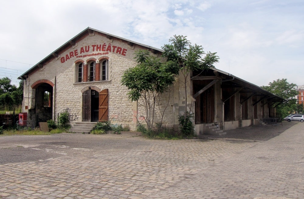 Gare-au-theatre-1-2