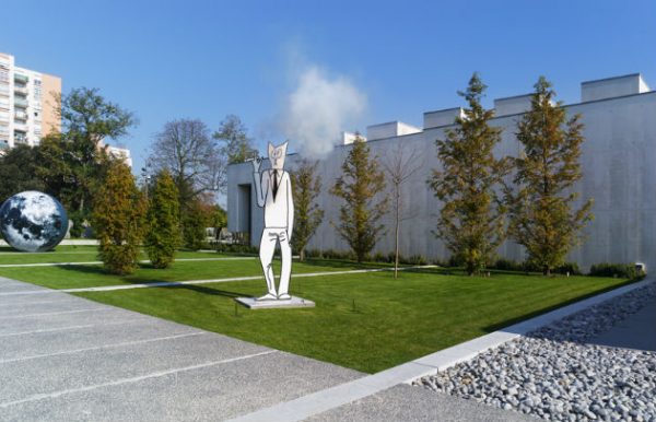 MAC-VAL-Jardin–chat-qui-fume—630×405—–Luc-Boegly