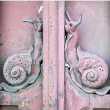 Balade urbaine et atelier : le portail aux escargot – Le Printemps de la Sculpture
