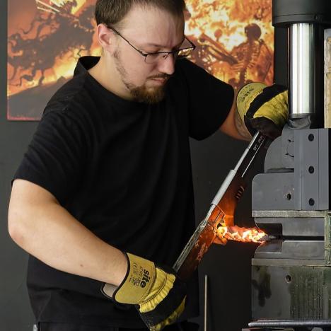 Démonstration par un forgeron-coutelier : La forge des temps moderne – entre soudure au feu et forge à induction - 0