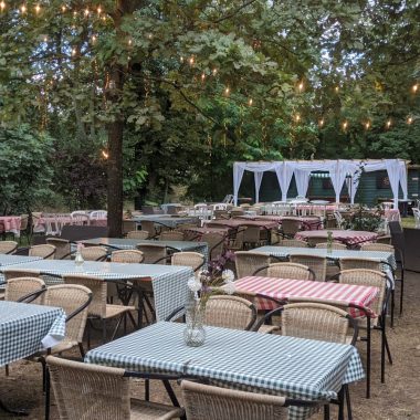 LA GUINGUETTE DE L’ÎLE DU MARTIN PÊCHEUR en bord de Marne – Champigny-sur-Marne