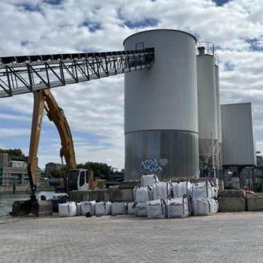 Ports en ville : entre logistique et loisirs sur les quais du 12e et 13e