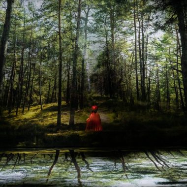 Le Petit Chaperon Rouge – D&rsquo;après les Frères Grimm / Das Plateau