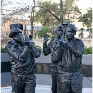 Visite guidée du monument aux Morts pour la France en Opérations Extérieures